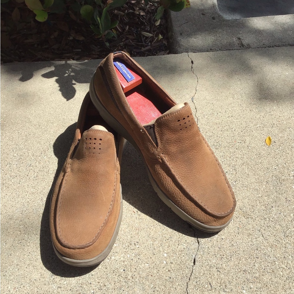 Clark’s’ size 13 Men's Tan Slip-On Leather Loafers